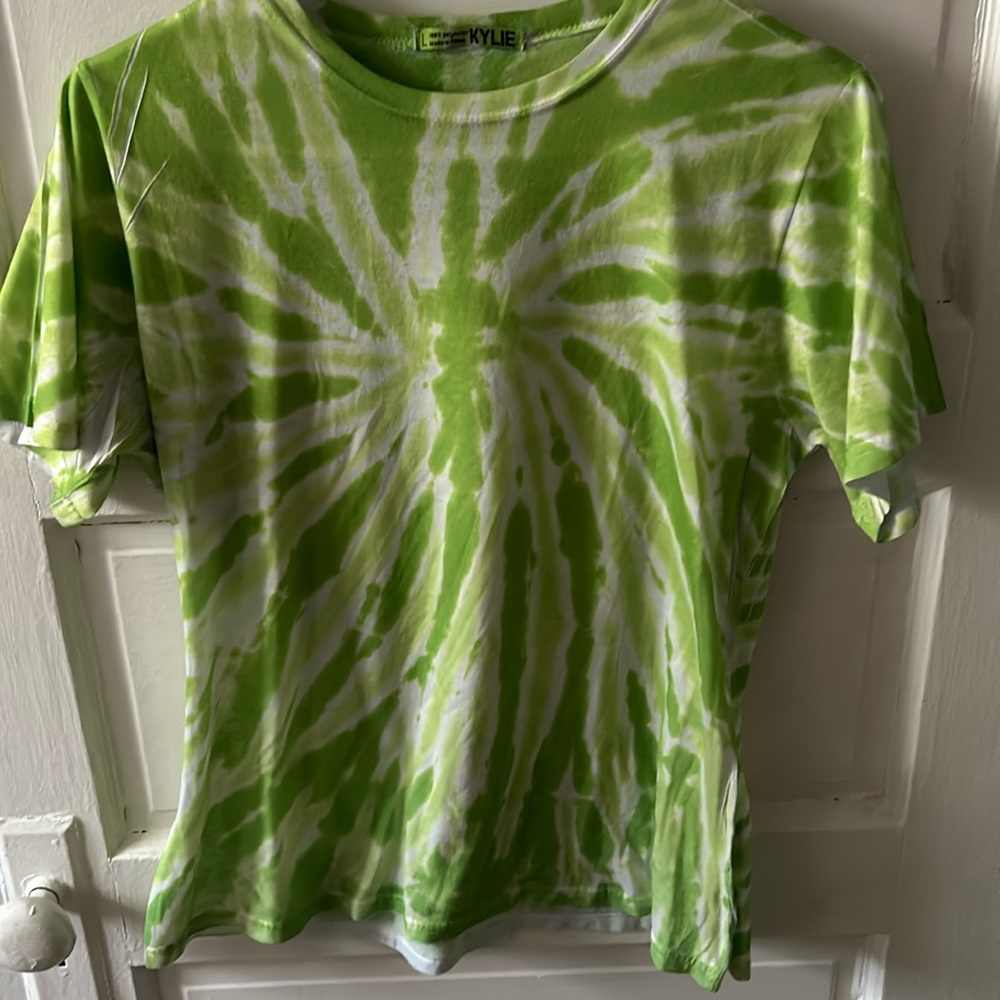 Kylie tee